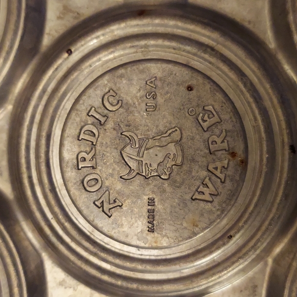 NORDIC WARE | SNOWFLAKE PANCAKE GRIDDLE - Picture 5 of 7